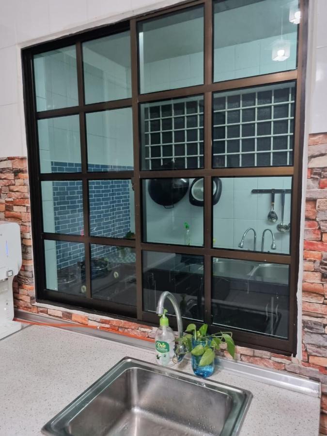 Private Pool Ssue Klebang Ipoh Homestay With High Speed Wifi Chemor Exterior photo
