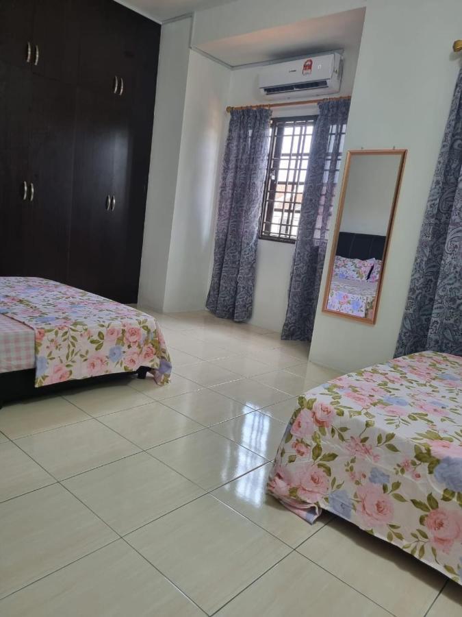 Private Pool Ssue Klebang Ipoh Homestay With High Speed Wifi Chemor Exterior photo